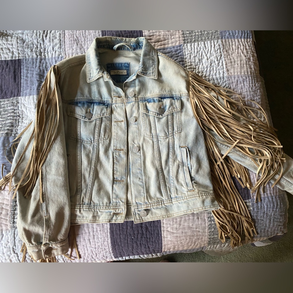 I used it very rarely, the brand of the jacket is Colombian, perfect conditions